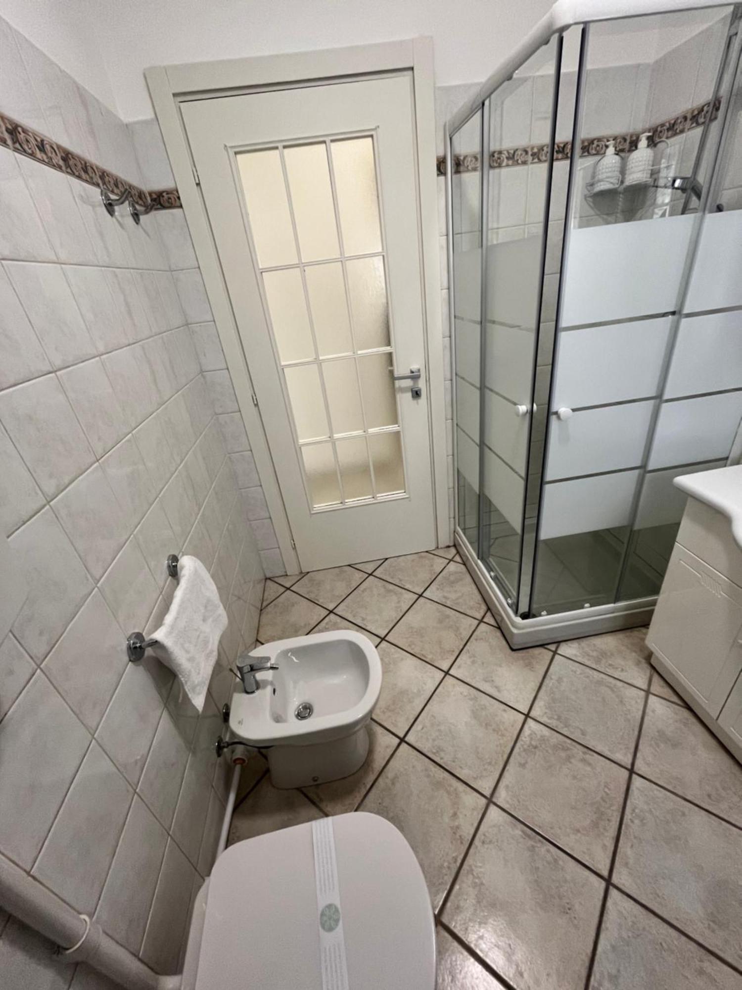 Appartamento In Villa Nico'S Home Gallarate Exterior foto
